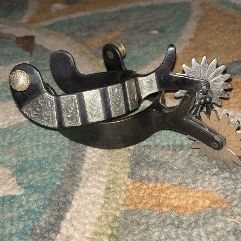Showman Black Steel Jingle Bob Spurs w/ Engraved Silver Accents